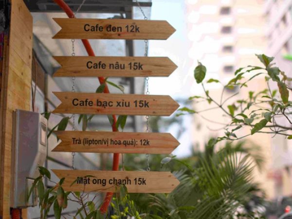 Làm Biển Quảng Cáo Bằng Pallet Gỗ - Xu Hướng Mới Lạ Hiện Nay