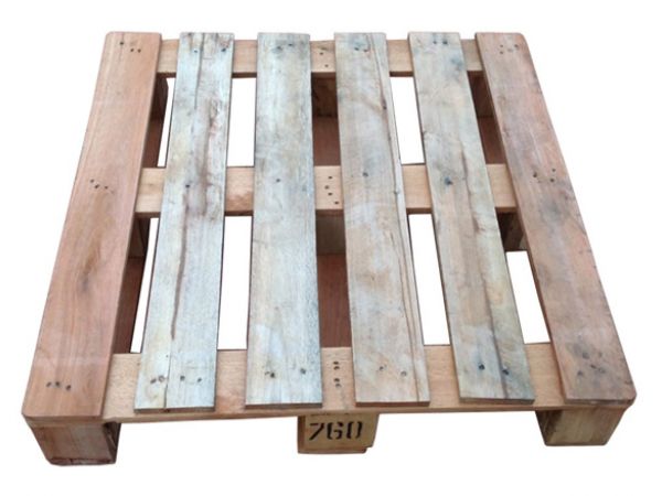 Cuộc chiến giữa pallet gỗ và pallet nhựa